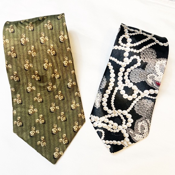 Disney Silk Mickey Mouse Tie Bundle - Picture 1 of 5